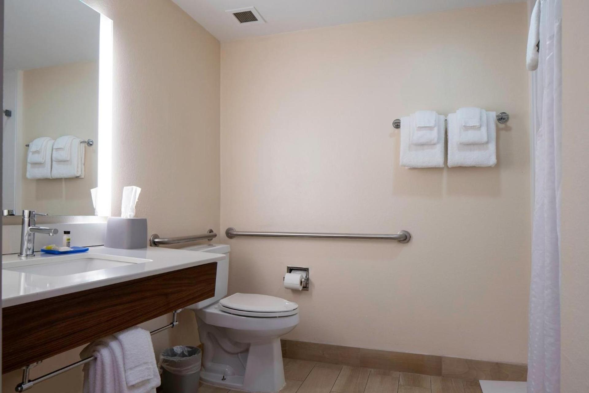 Holiday Inn Express North Myrtle Beach - Little River by IHG photo 65