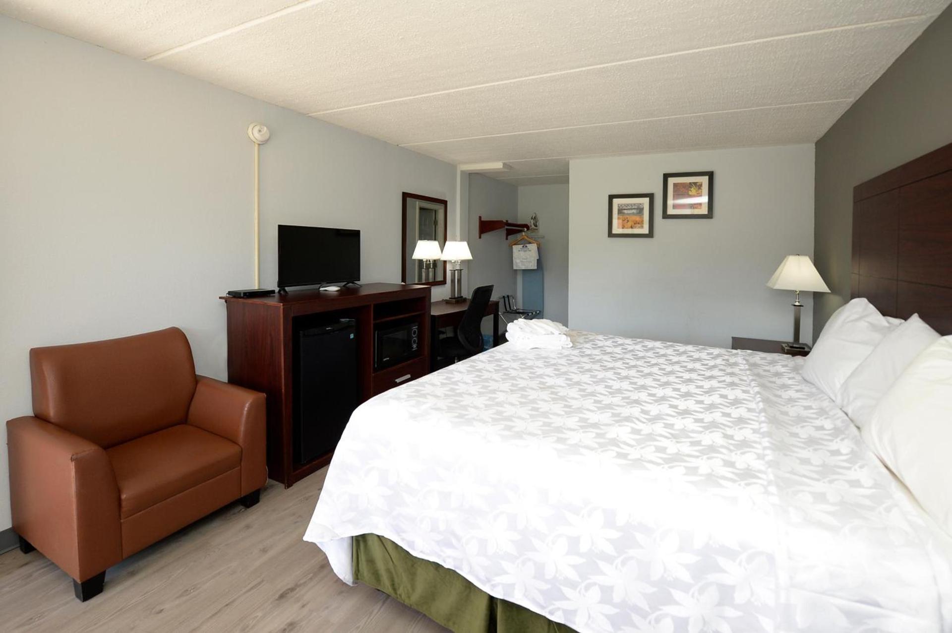 Americas Best Value Inn at Central Valley-Woodbury photo 14