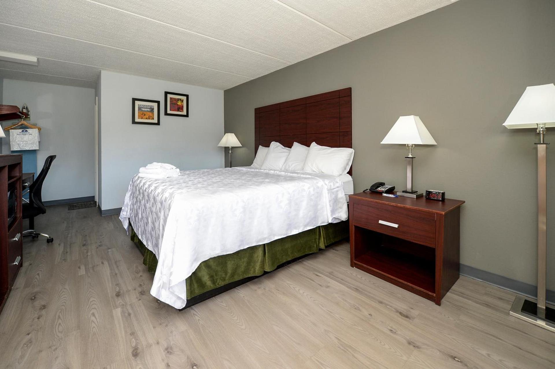 Americas Best Value Inn at Central Valley-Woodbury photo 13