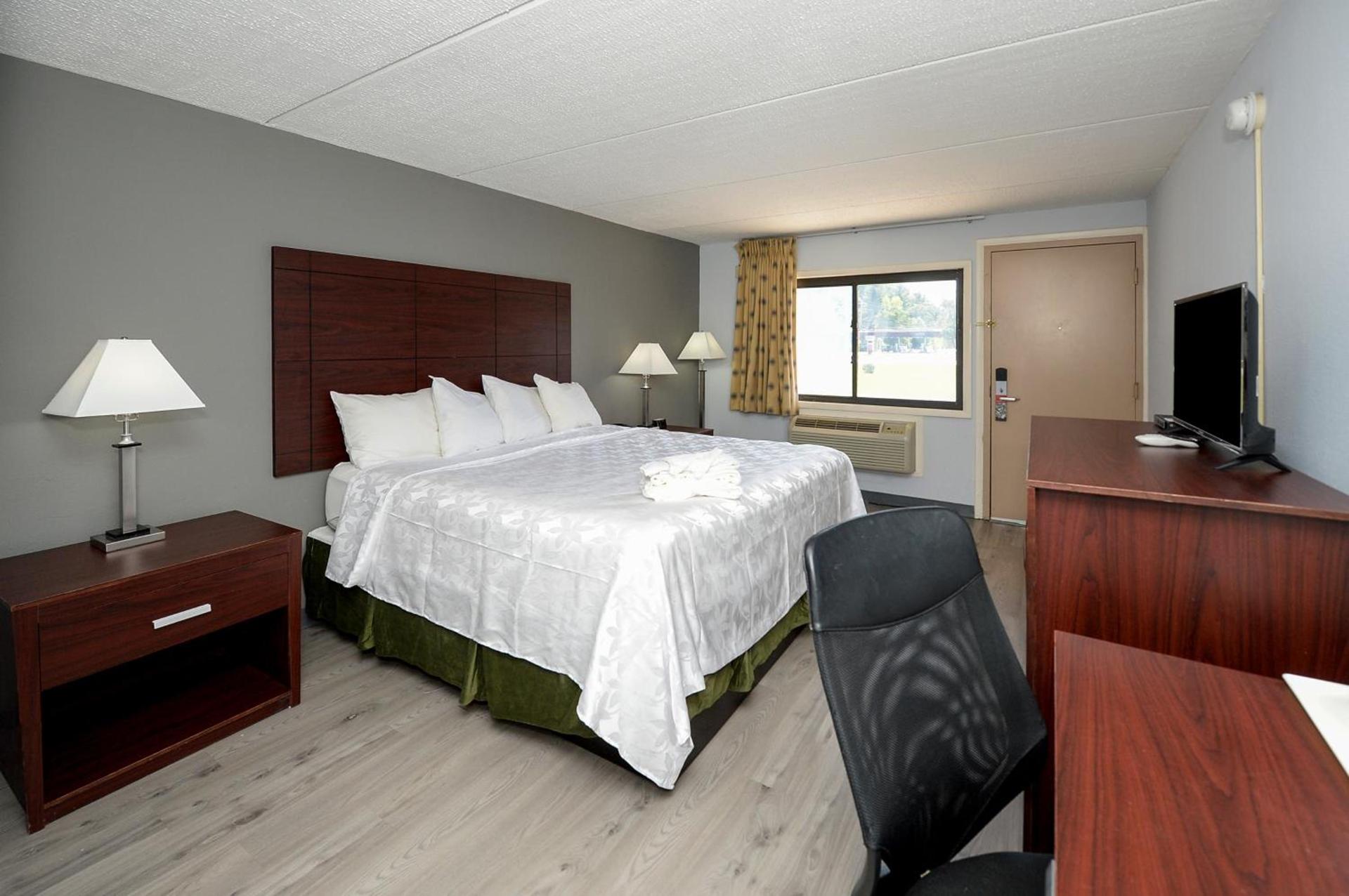 Americas Best Value Inn at Central Valley-Woodbury photo 12
