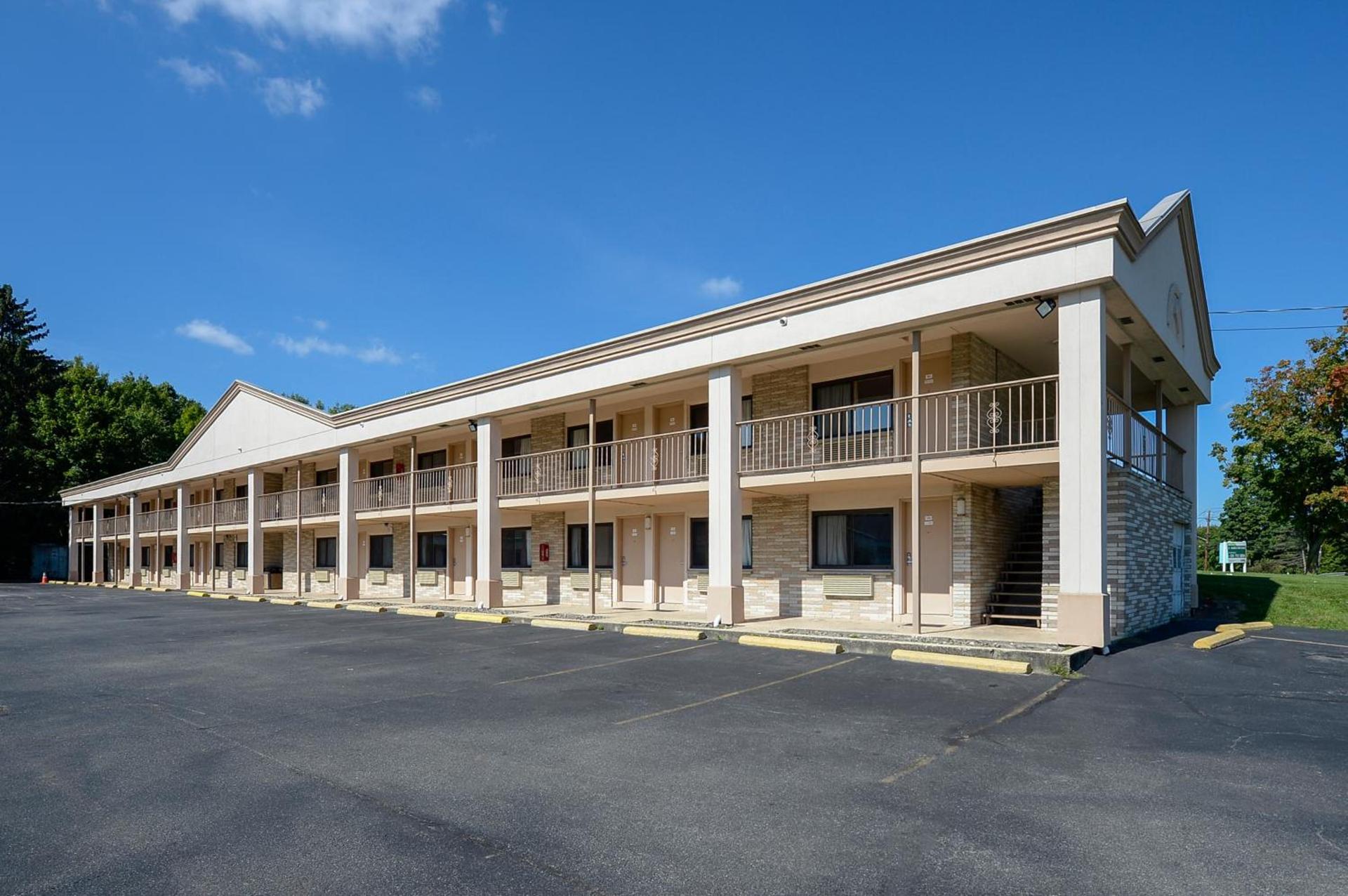 Americas Best Value Inn at Central Valley-Woodbury photo 18
