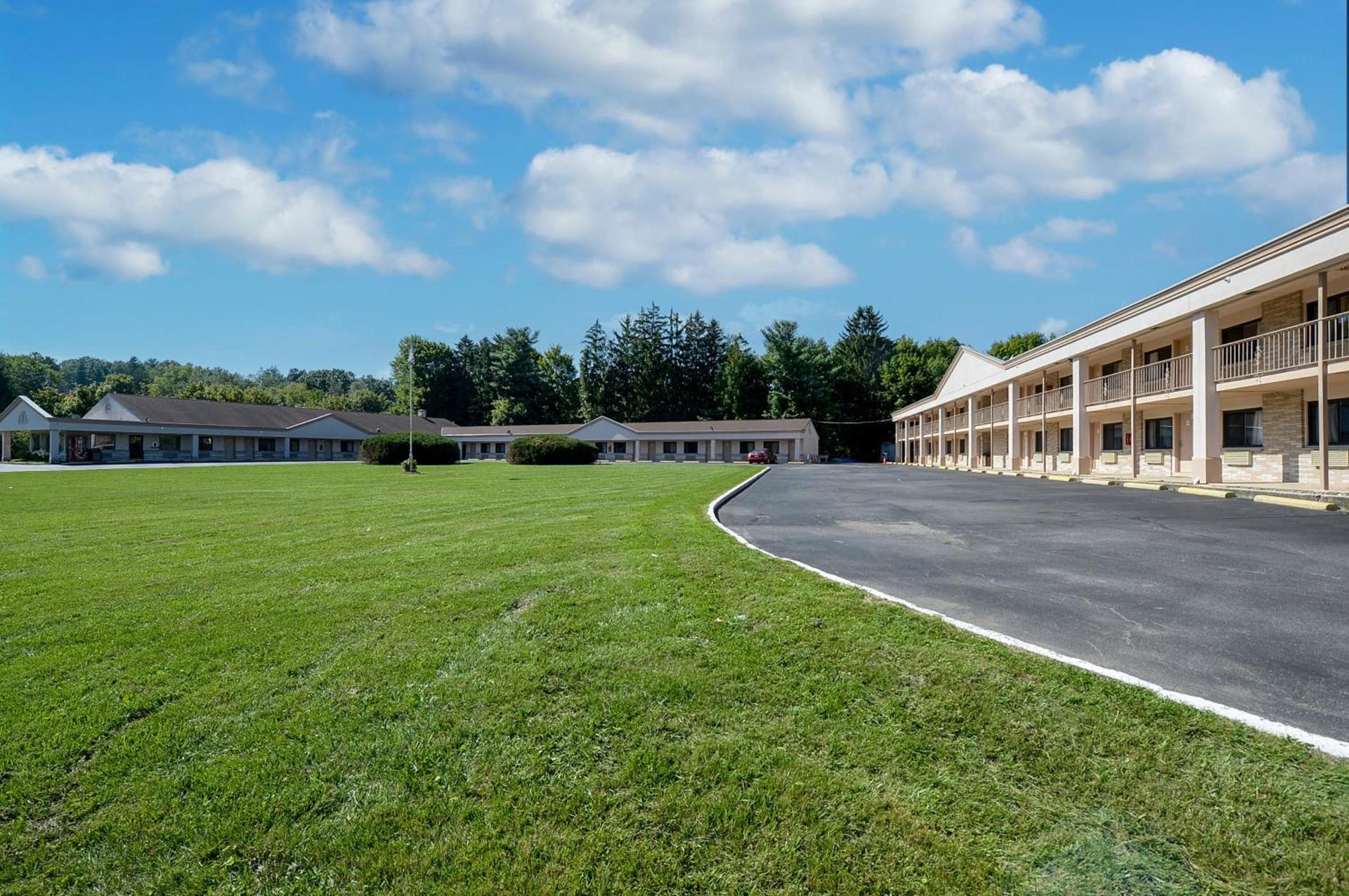 Americas Best Value Inn at Central Valley-Woodbury photo 25