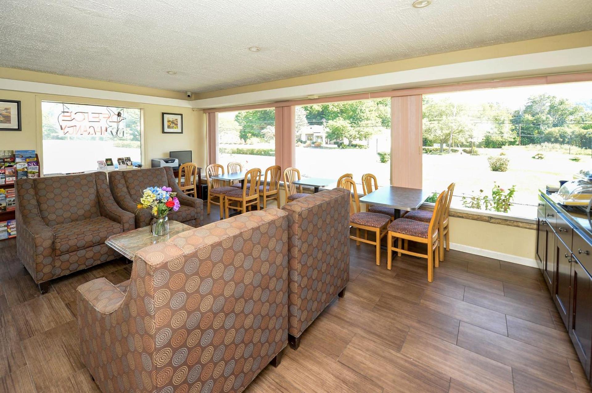 Americas Best Value Inn at Central Valley-Woodbury photo 27