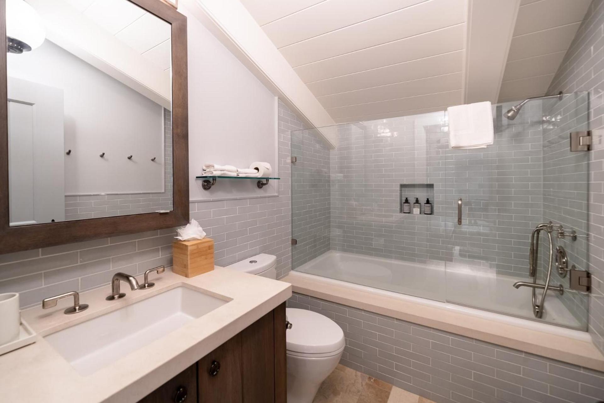 Lodge at Vail Condominiums photo 23