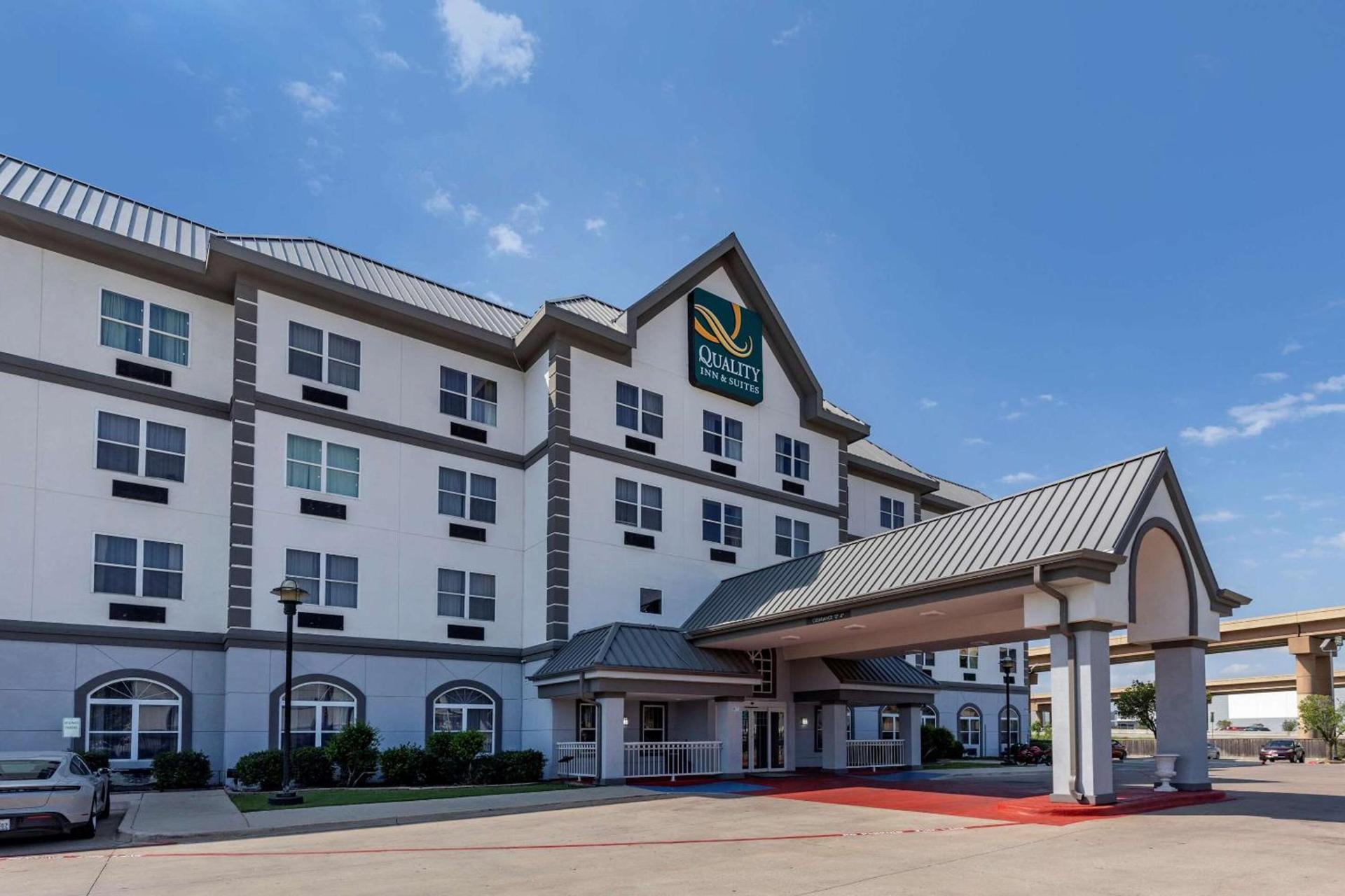 Quality Inn & Suites I-35 E-Walnut Hill photo 7