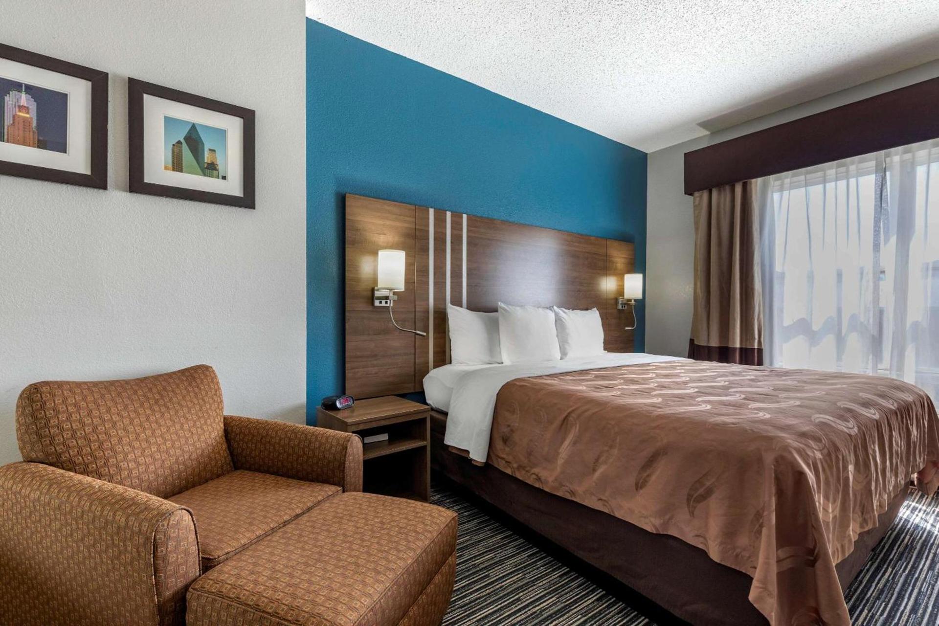Quality Inn & Suites I-35 E-Walnut Hill photo 17
