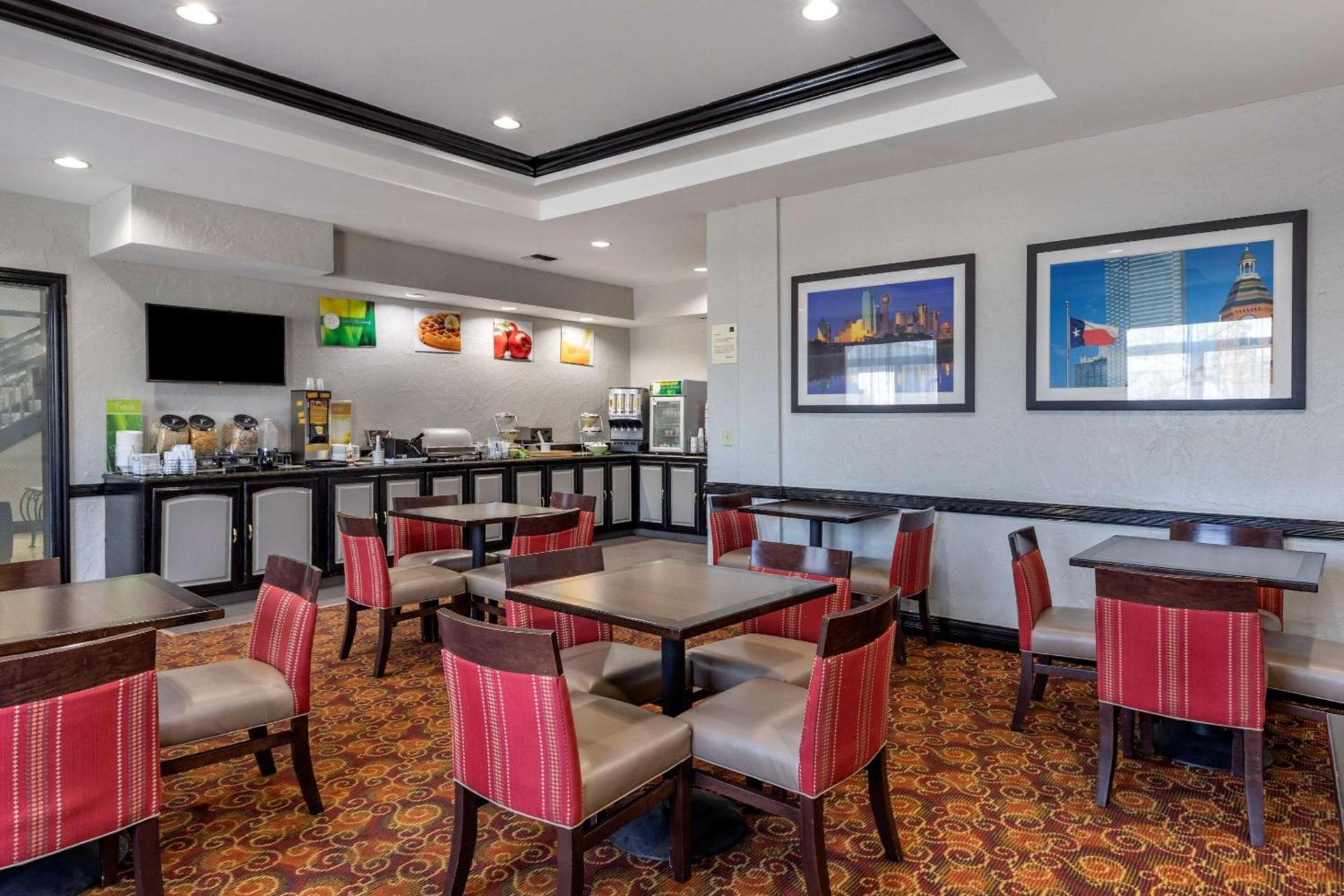 Quality Inn & Suites I-35 E-Walnut Hill photo 15