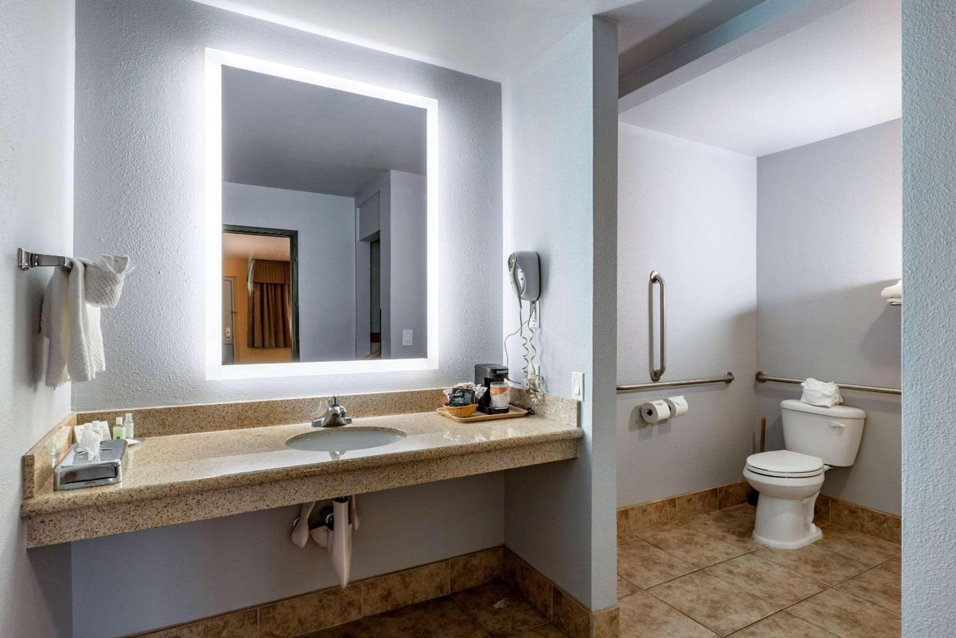 Quality Inn Madras photo 15