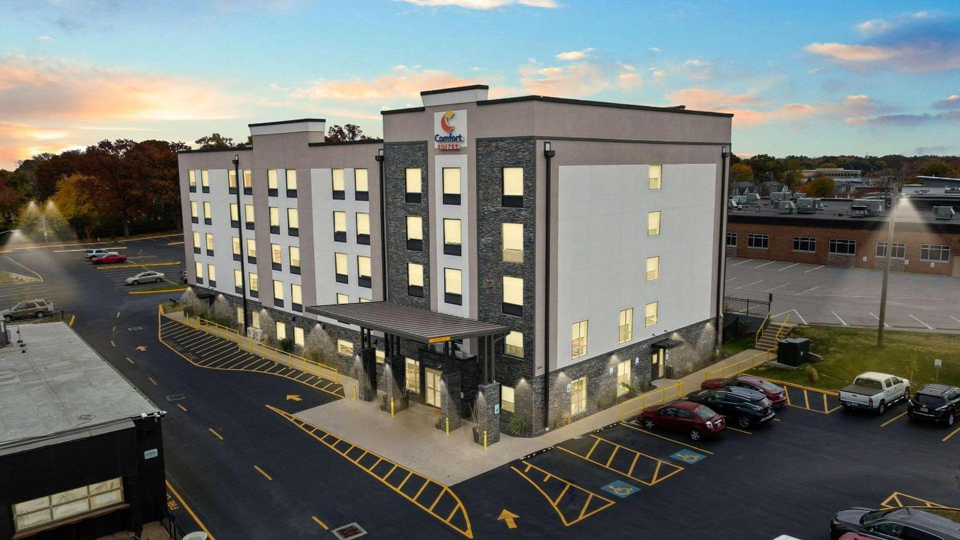 Comfort Suites St Louis - Sunset Hills photo 3