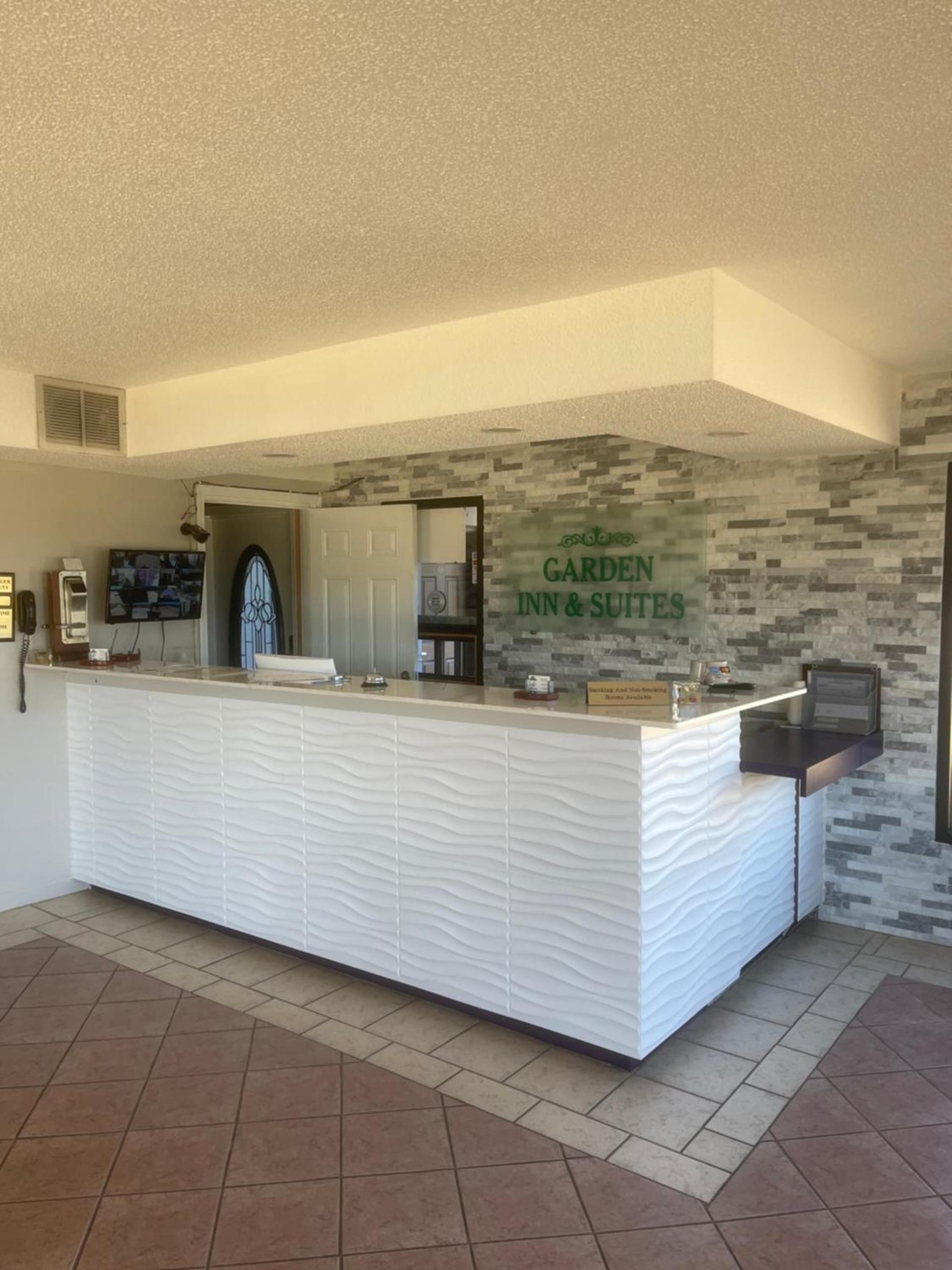 Garden Inn & Suites photo 2