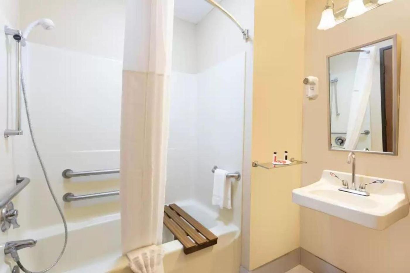 Clarion Pointe Harrodsburg-Danville photo 47