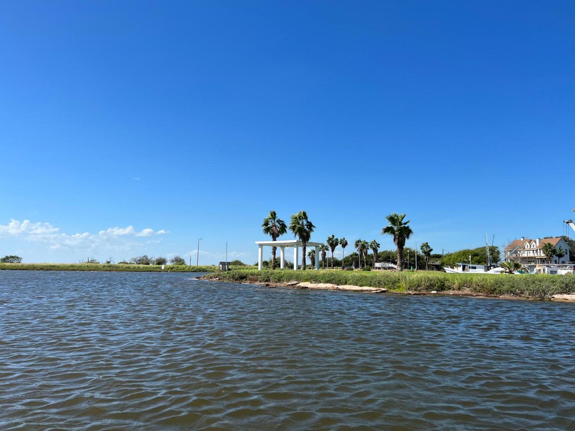 Bluff's Landing Marina & Lodge photo 18