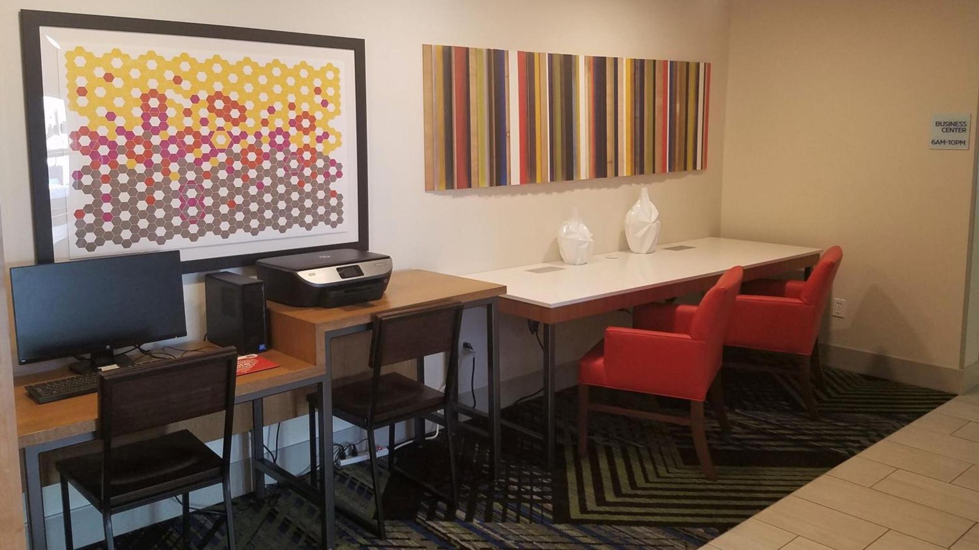 Holiday Inn Express Irwin PA TPK Exit 67 by IHG photo 8