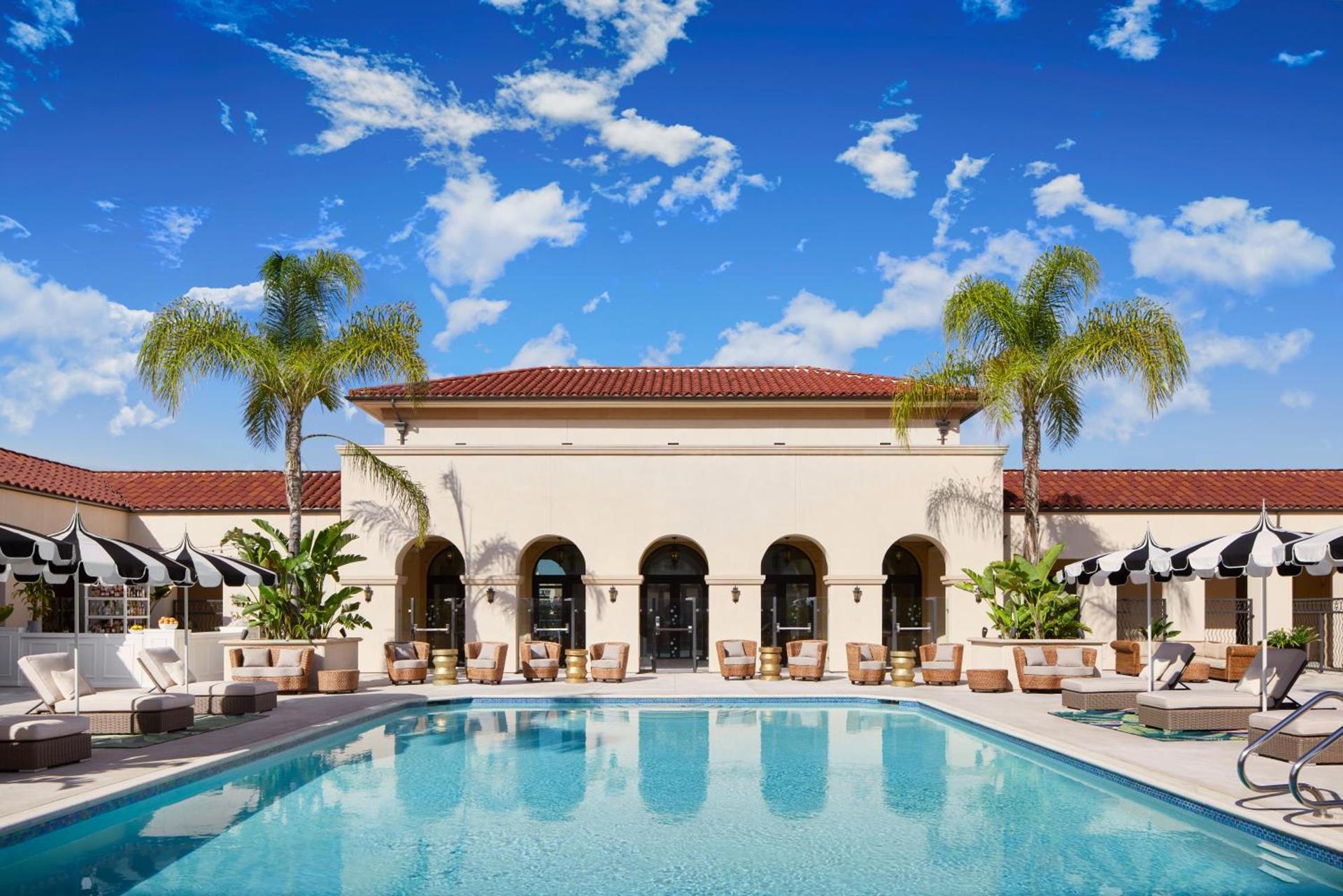 Pasadena Hotel & Pool photo 40