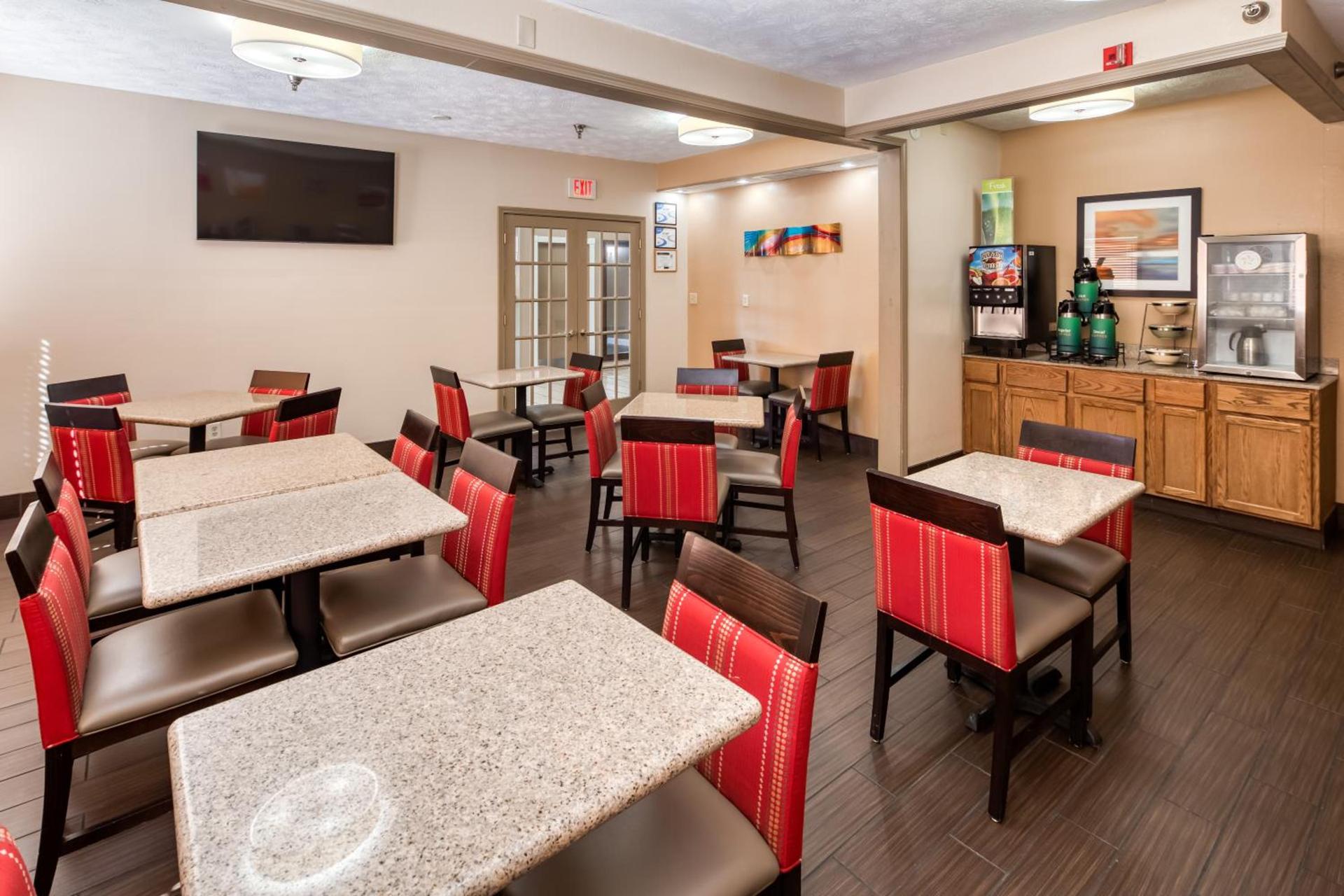 Quality Inn & Suites Springfield Southwest near I-72 photo 60