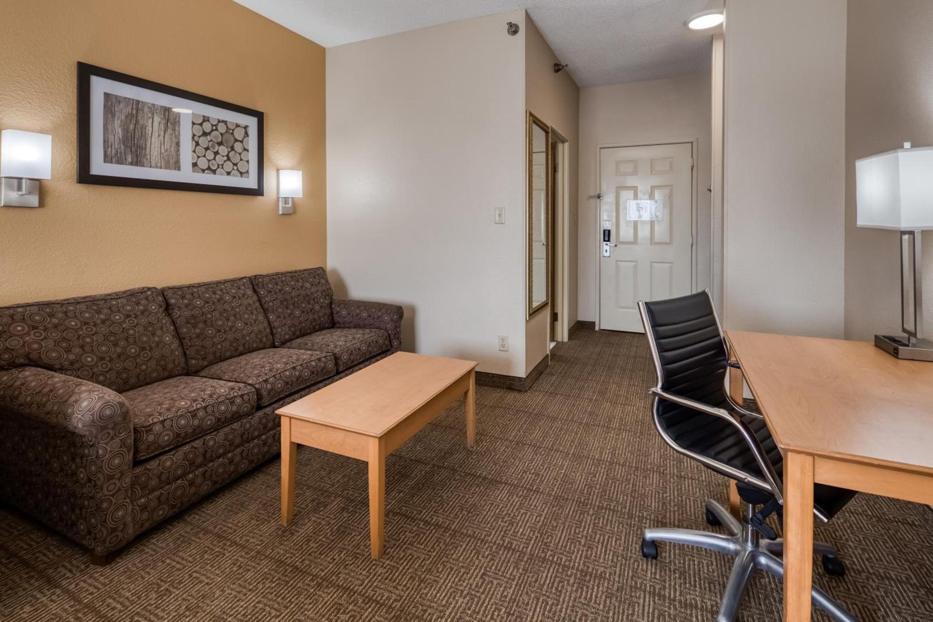 Quality Inn & Suites Springfield Southwest near I-72 photo 68