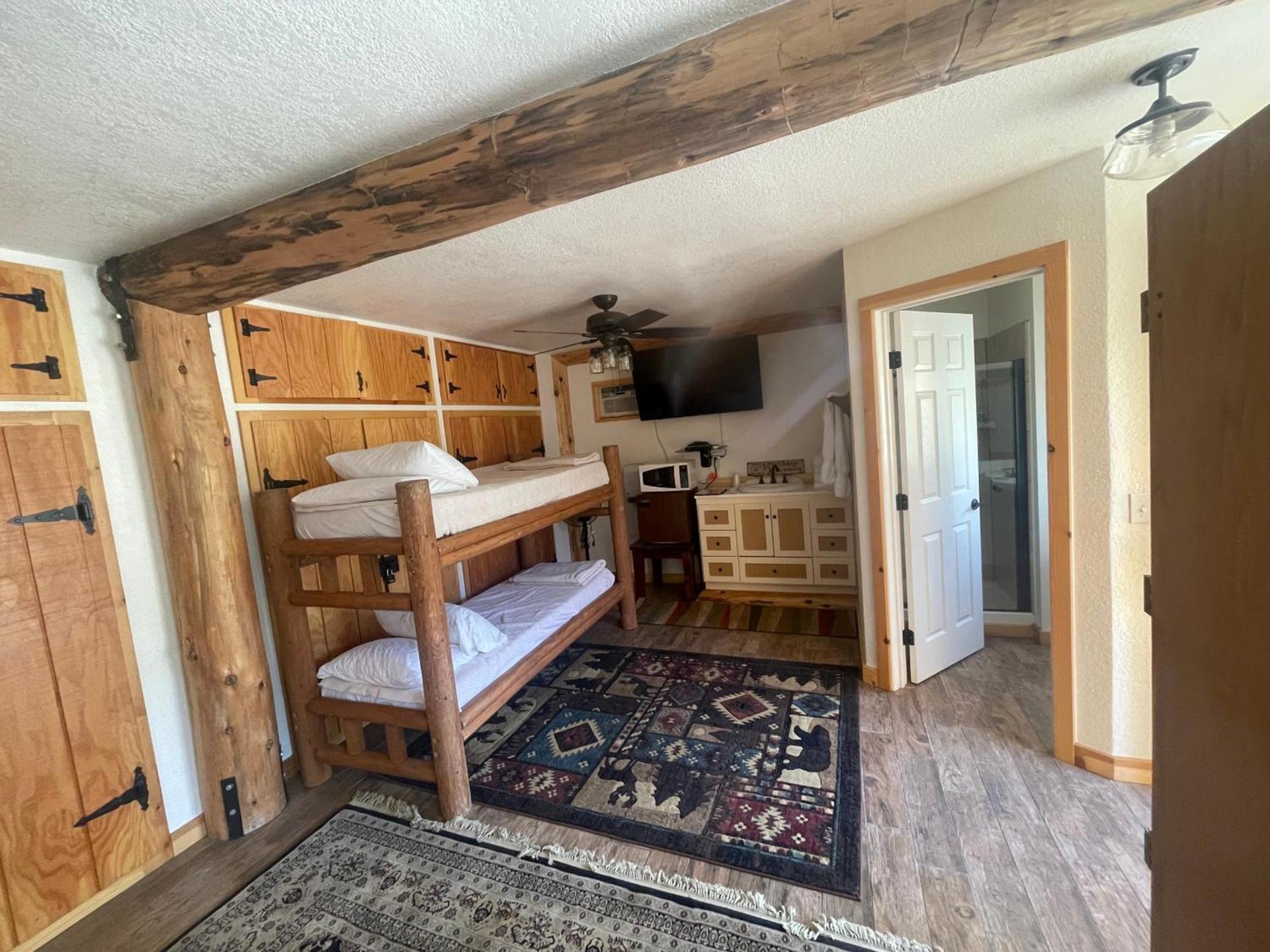 Sierra Woods Lodge photo 95