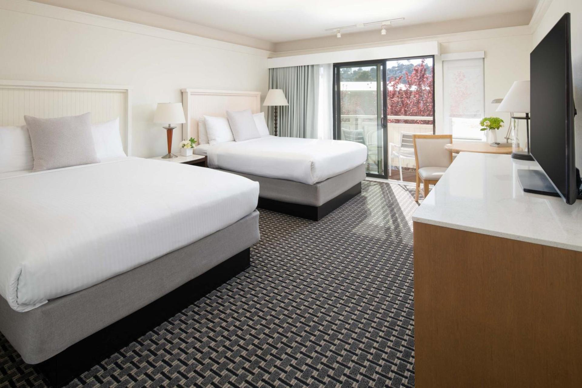 The Lodge at Tiburon photo 18