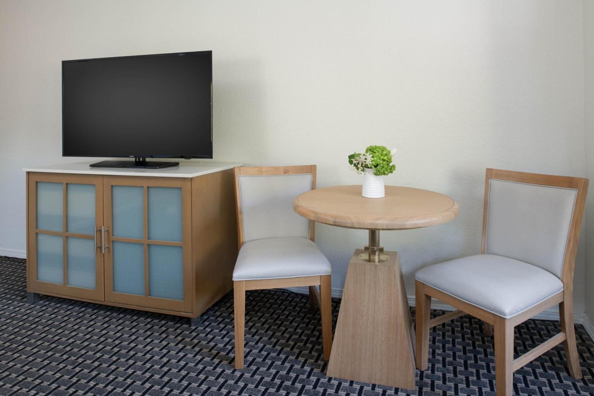 The Lodge at Tiburon photo 20