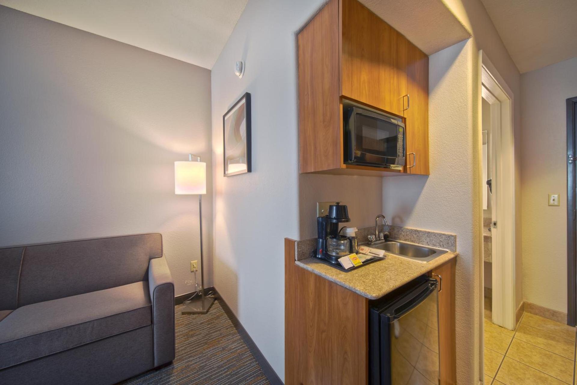 Wingate by Wyndham Houston Bush Intercontinental Airport photo 53