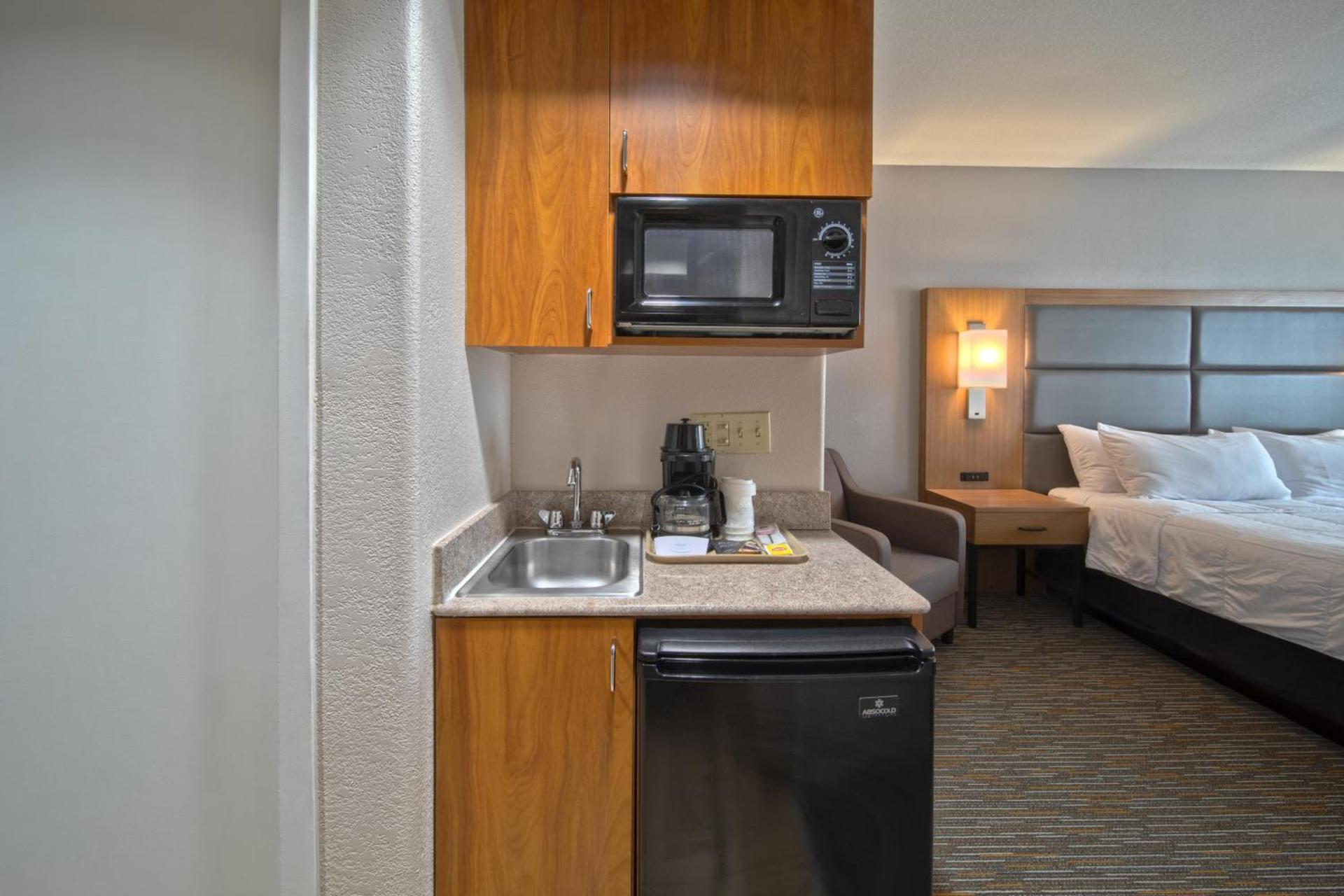 Wingate by Wyndham Houston Bush Intercontinental Airport photo 59