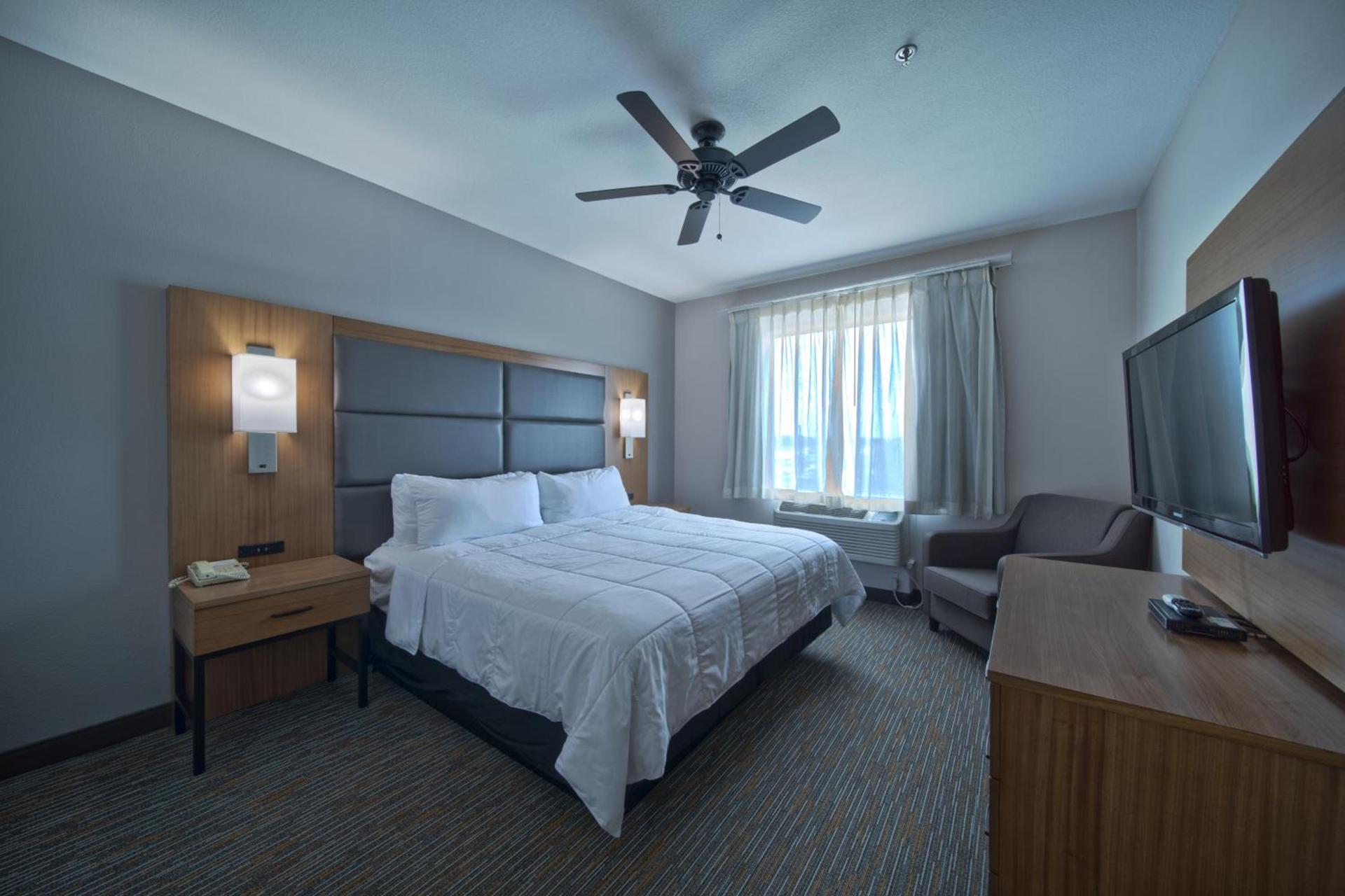 Wingate by Wyndham Houston Bush Intercontinental Airport photo 56
