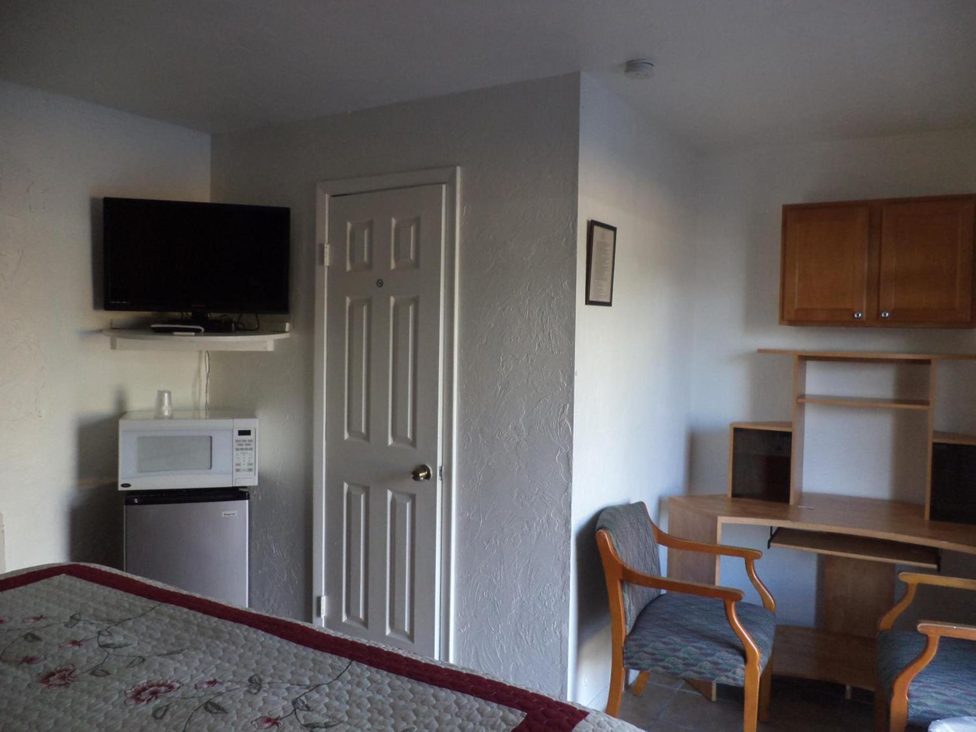 Glades Motel - Naples photo 55