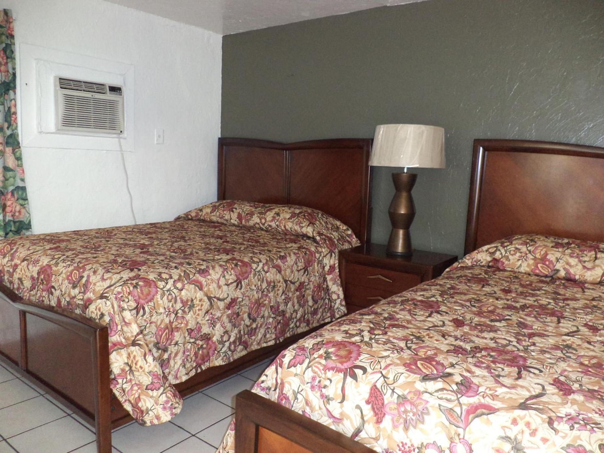 Glades Motel - Naples photo 47