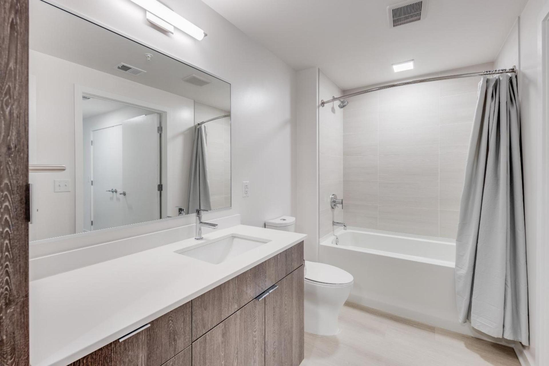 Global Luxury Suites at Capitol Hill photo 9