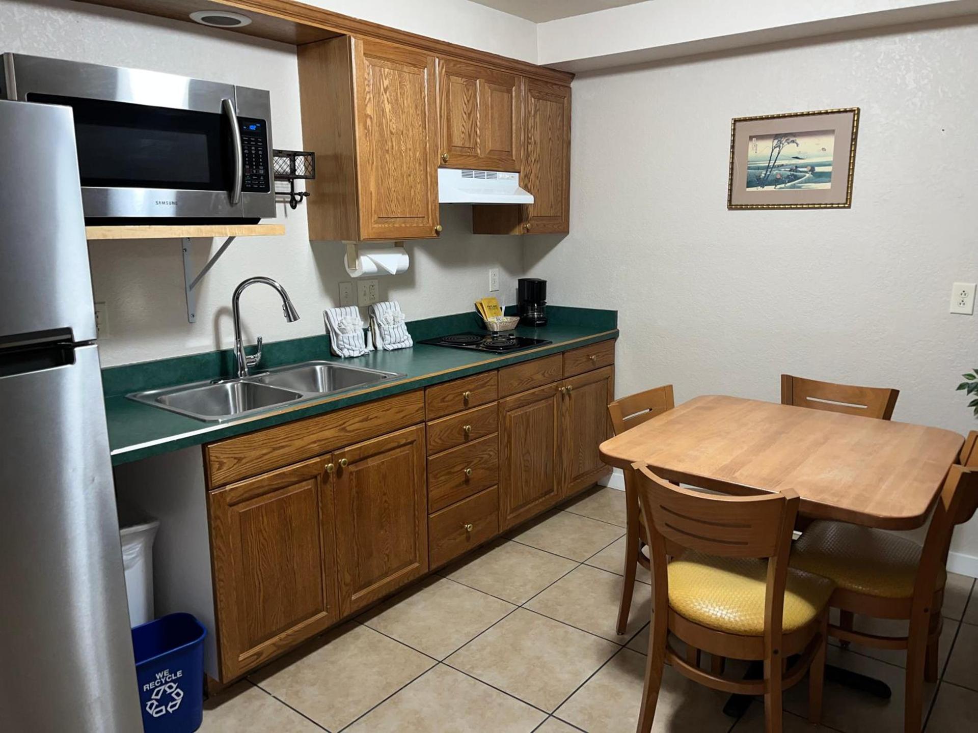 Stratford Inn photo 89