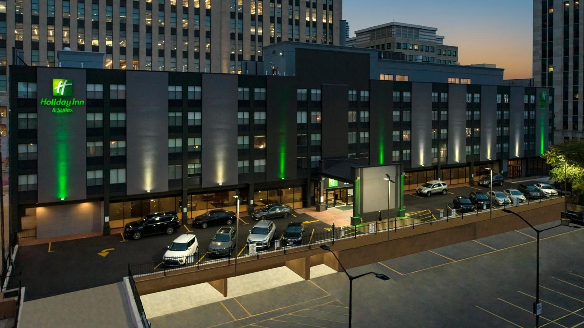 Holiday Inn & Suites Chicago-Downtown by IHG photo 23