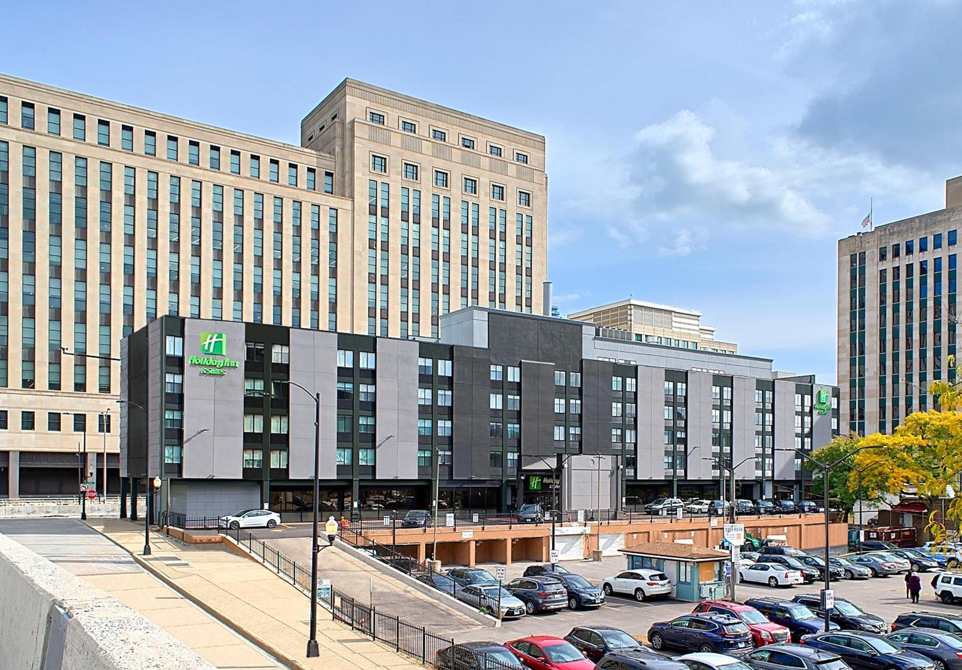 Holiday Inn & Suites Chicago-Downtown by IHG photo 6