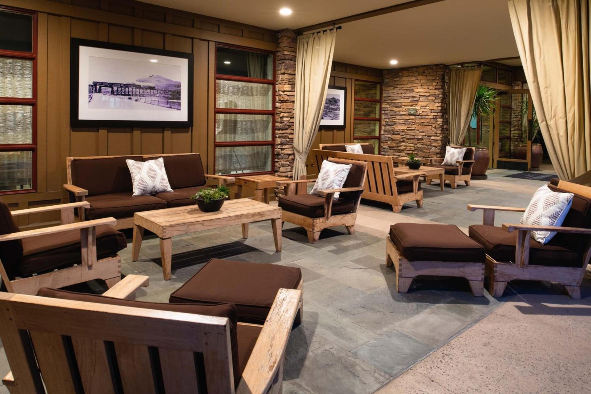 The Lodge at Tiburon photo 16