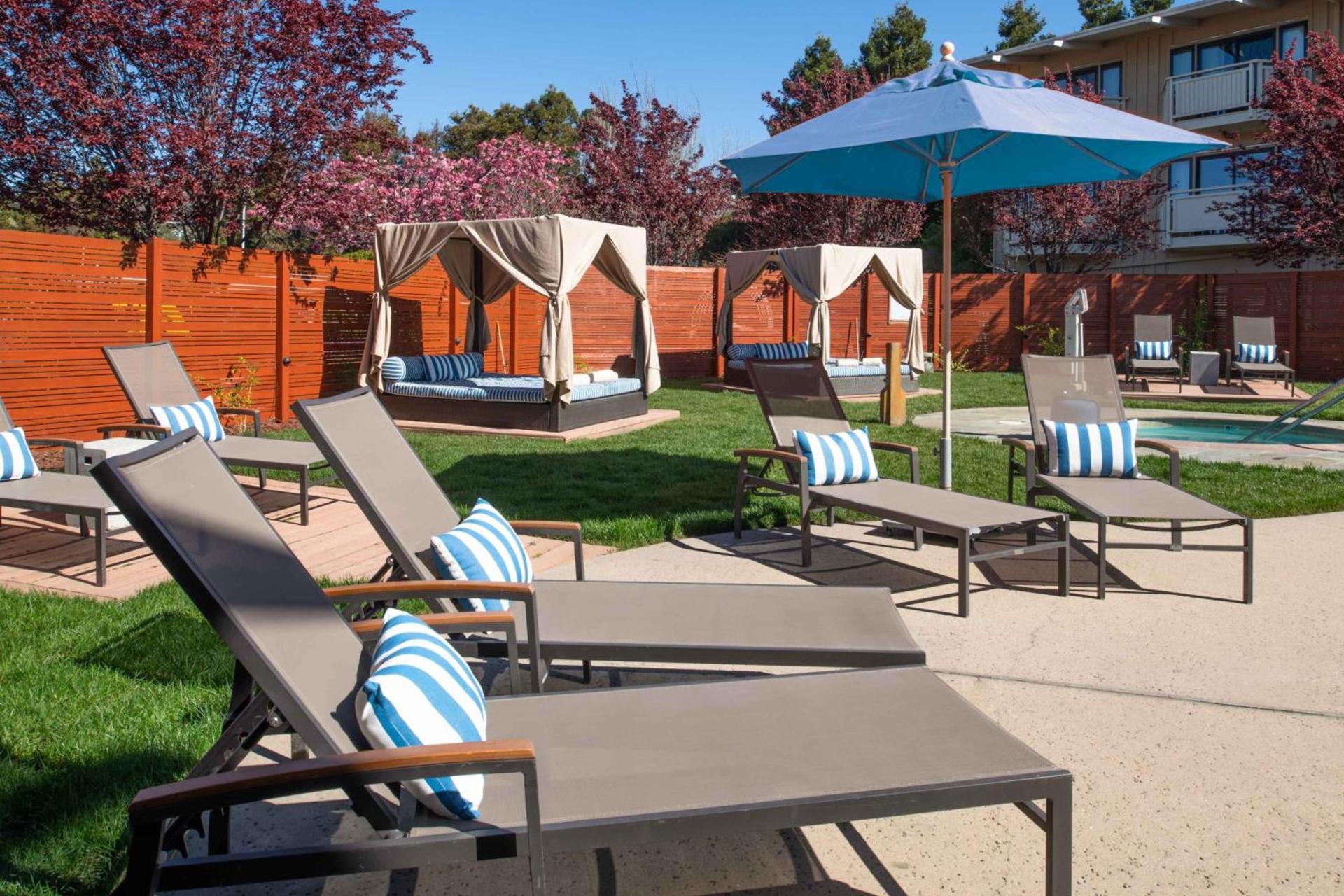 The Lodge at Tiburon photo 25