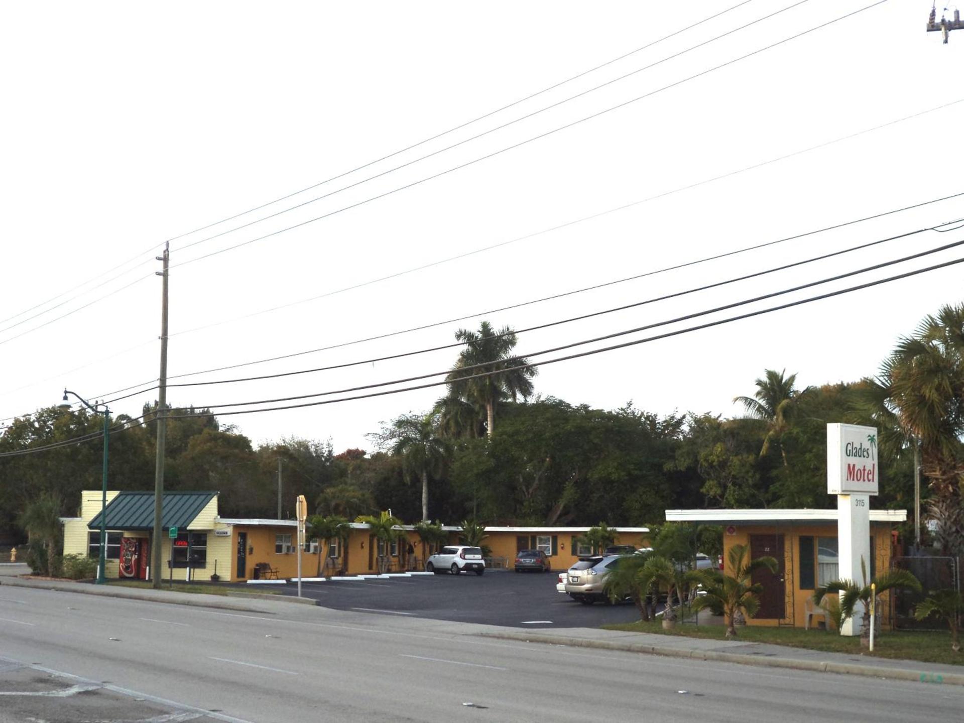 Glades Motel - Naples photo 43