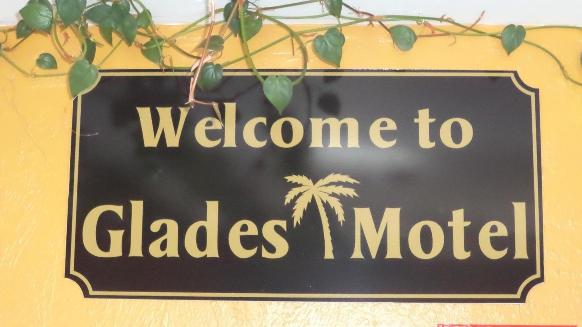 Glades Motel - Naples photo 15
