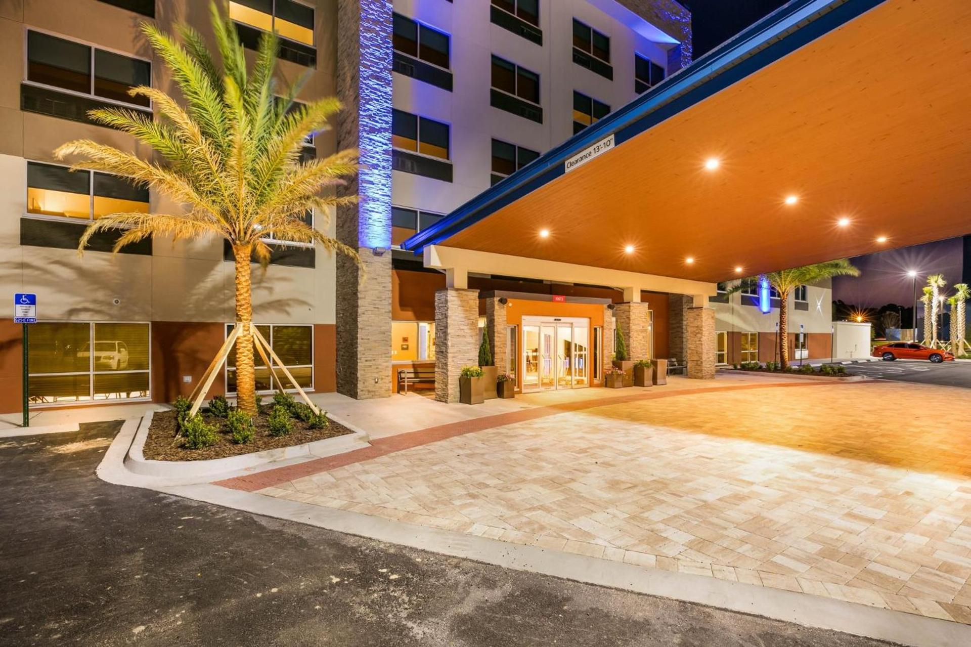Holiday Inn Express & Suites Jacksonville - Town Center by IHG photo 15