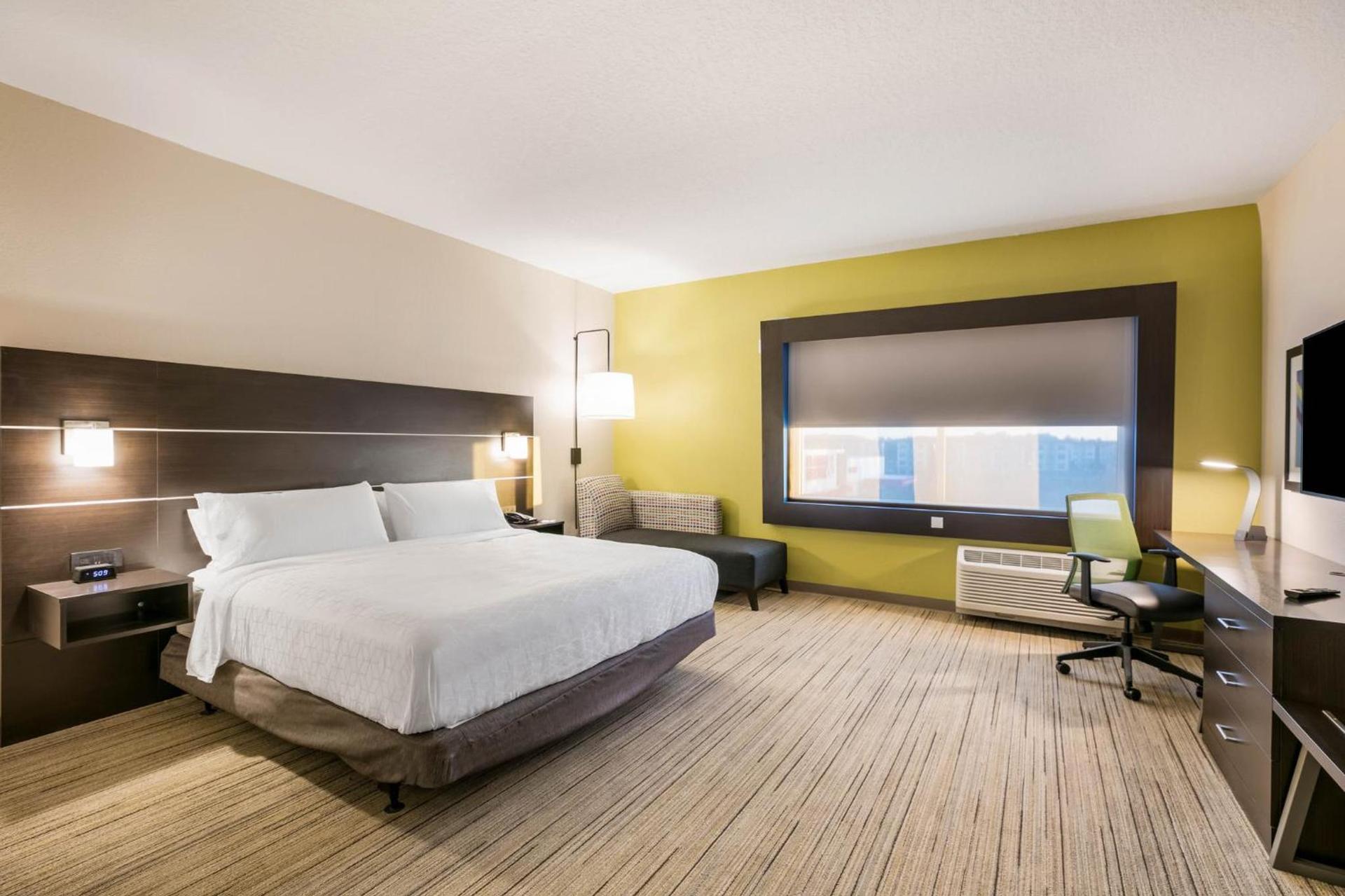Holiday Inn Express & Suites Jacksonville - Town Center by IHG photo 20