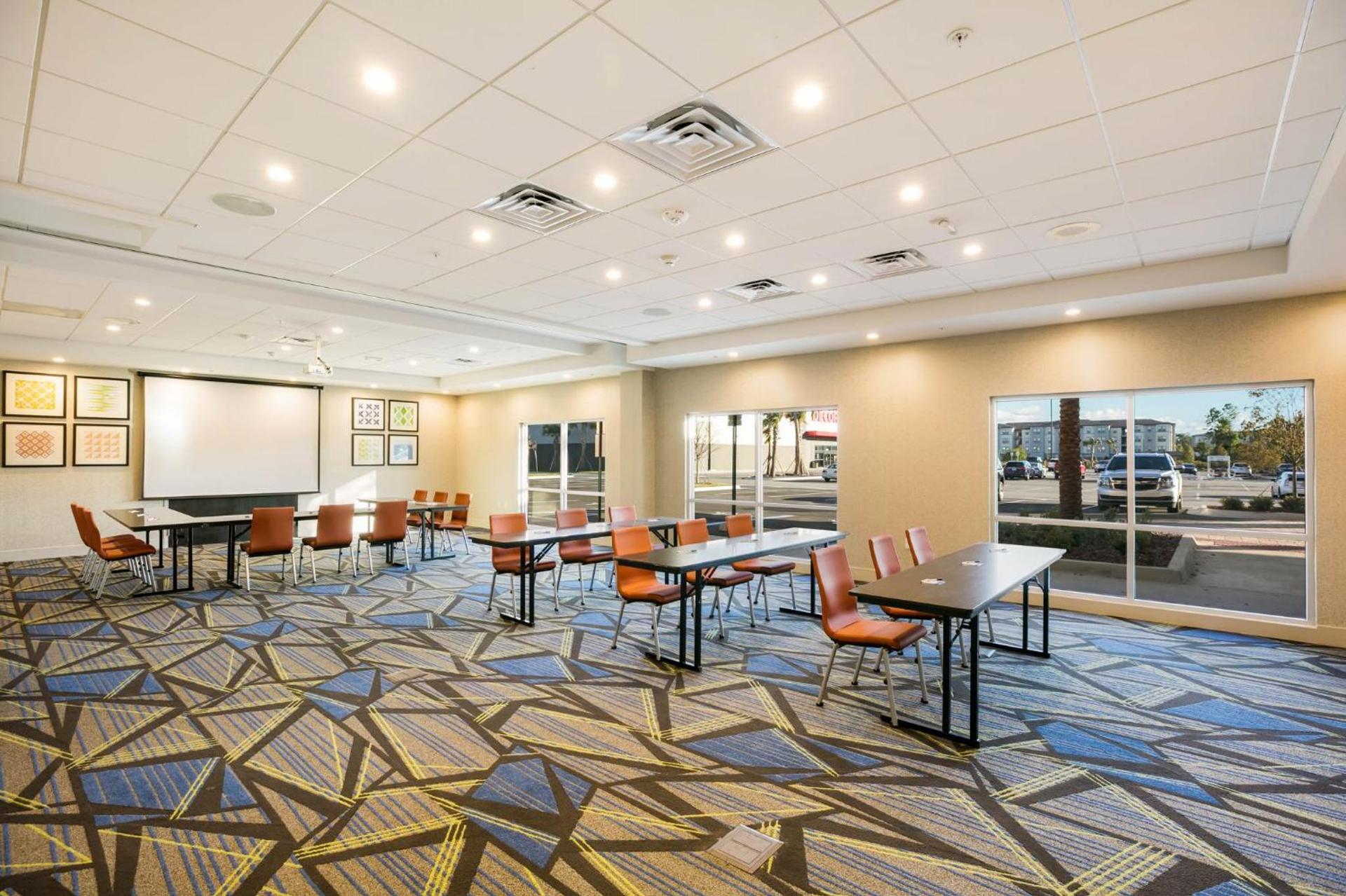 Holiday Inn Express & Suites Jacksonville - Town Center by IHG photo 29