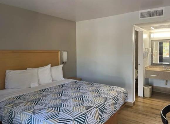 Motel 6 Riviera Beach FL photo 15