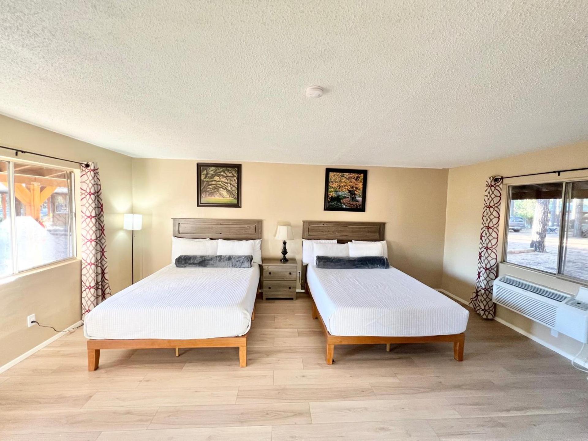 TimberLodge Inn photo 43