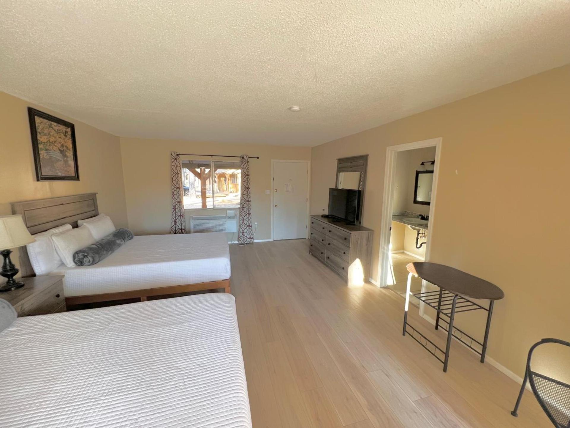 TimberLodge Inn photo 42