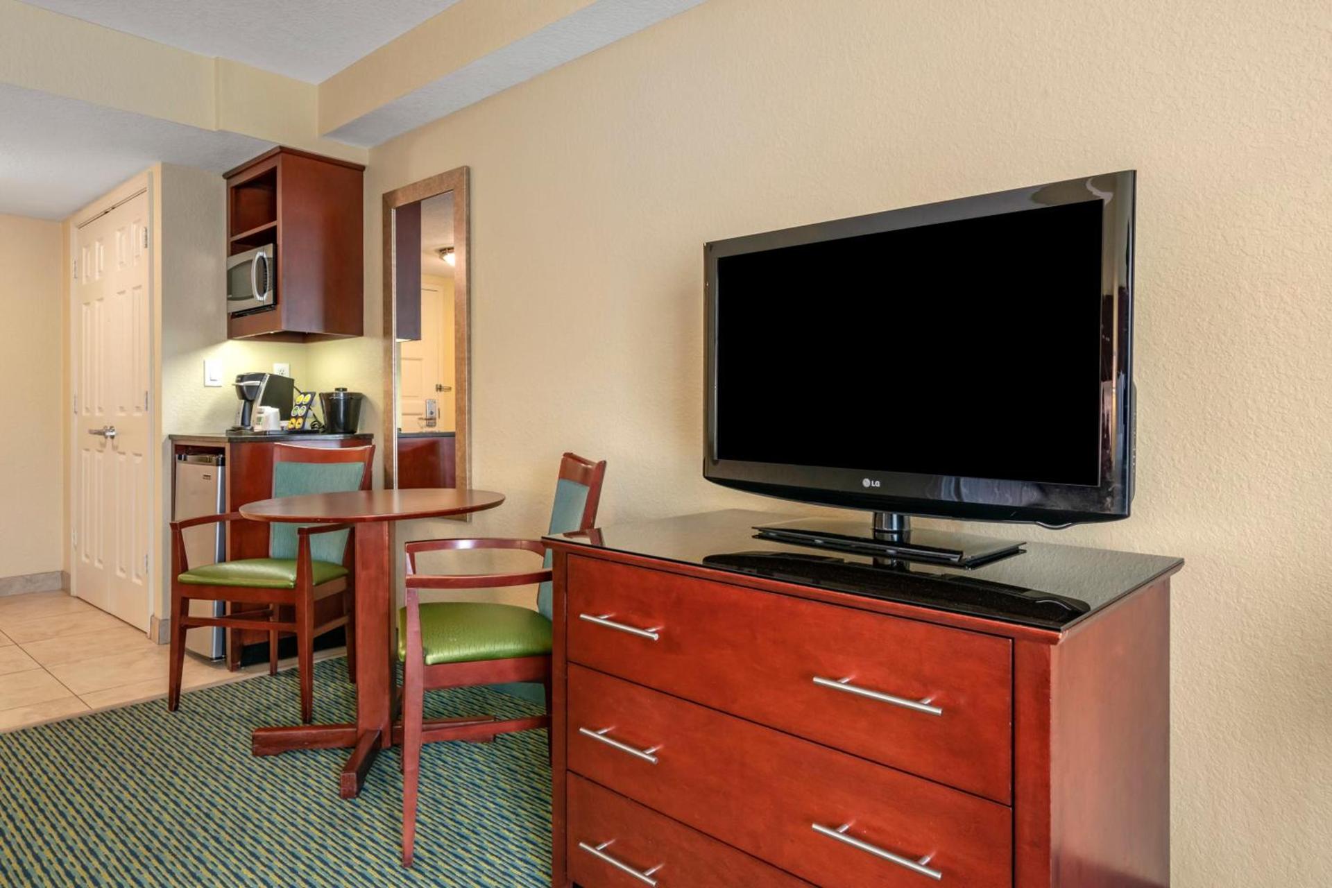 Holiday Inn Resort Orlando - Lake Buena Vista by IHG photo 3