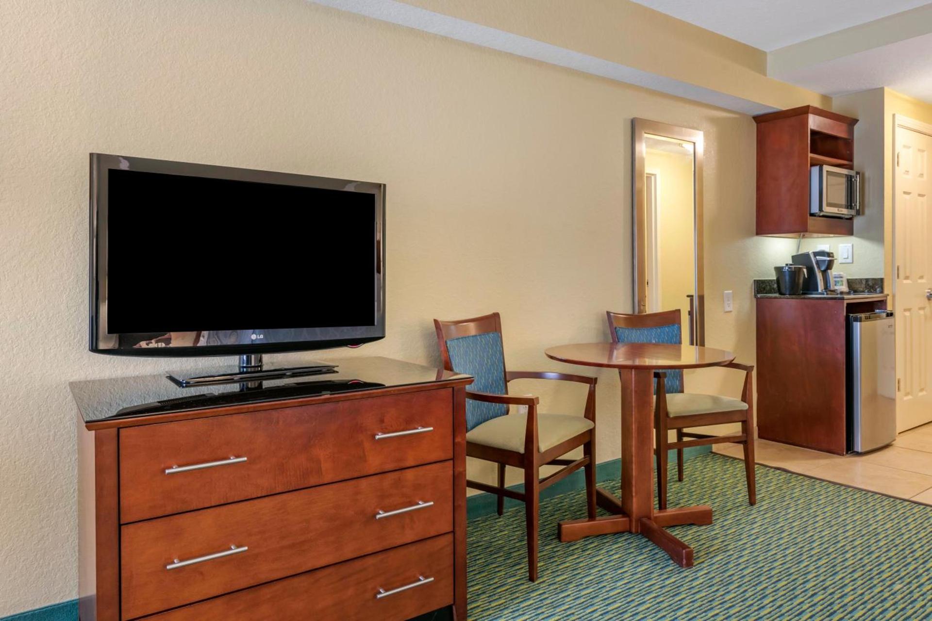 Holiday Inn Resort Orlando - Lake Buena Vista by IHG photo 9
