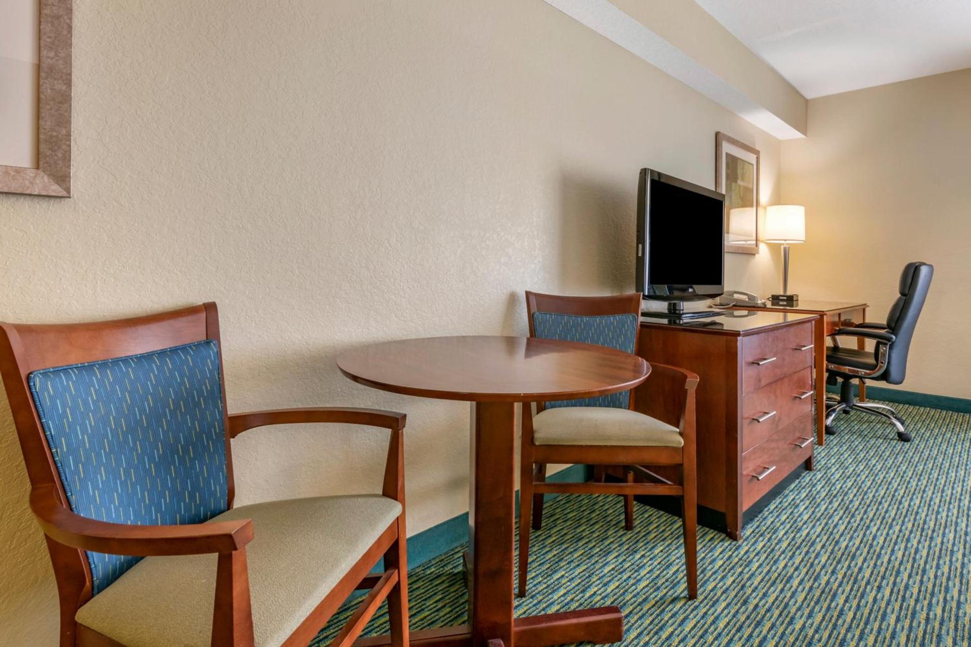 Holiday Inn Resort Orlando - Lake Buena Vista by IHG photo 5