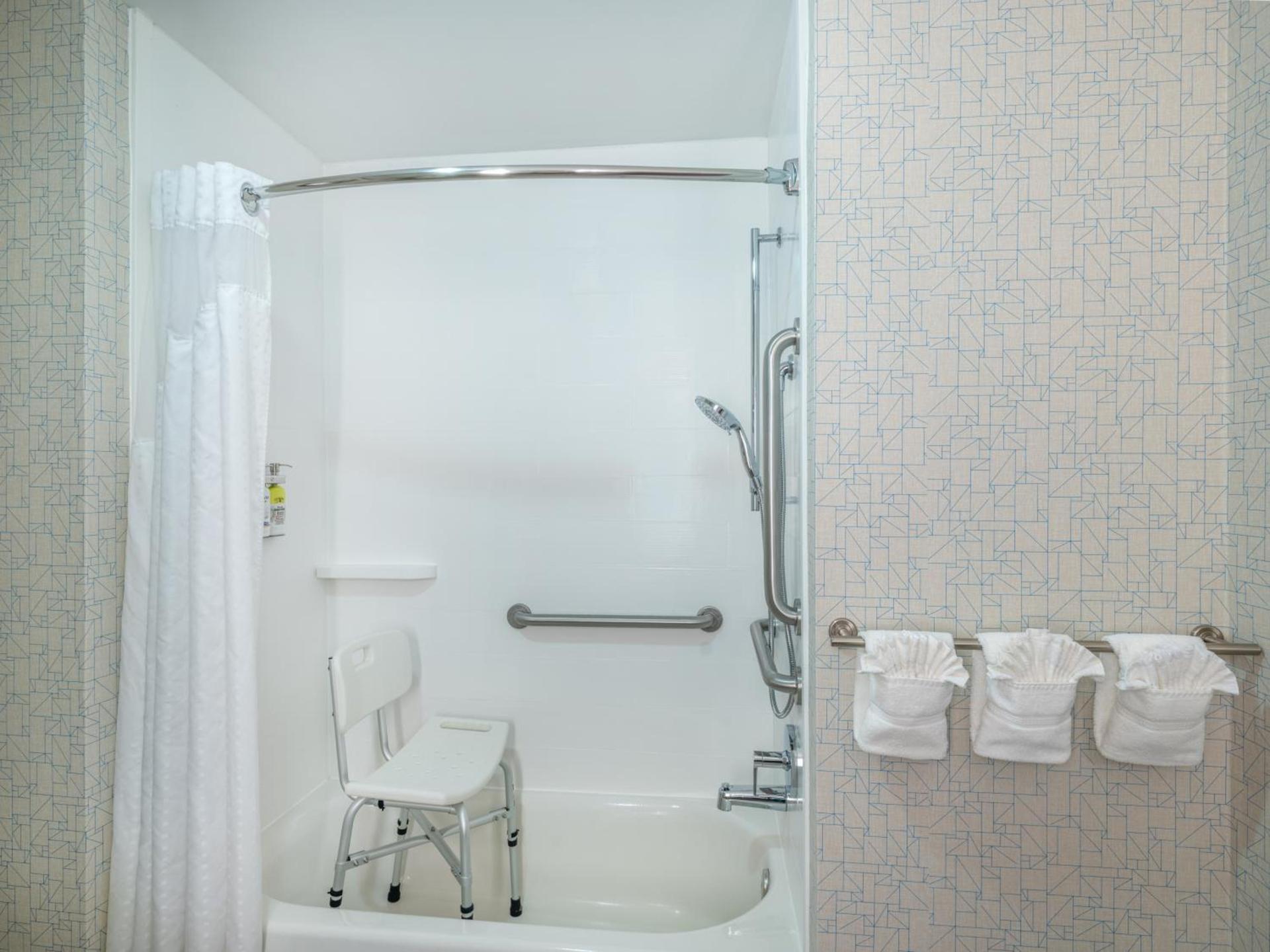 Holiday Inn Express Gas City by IHG photo 4