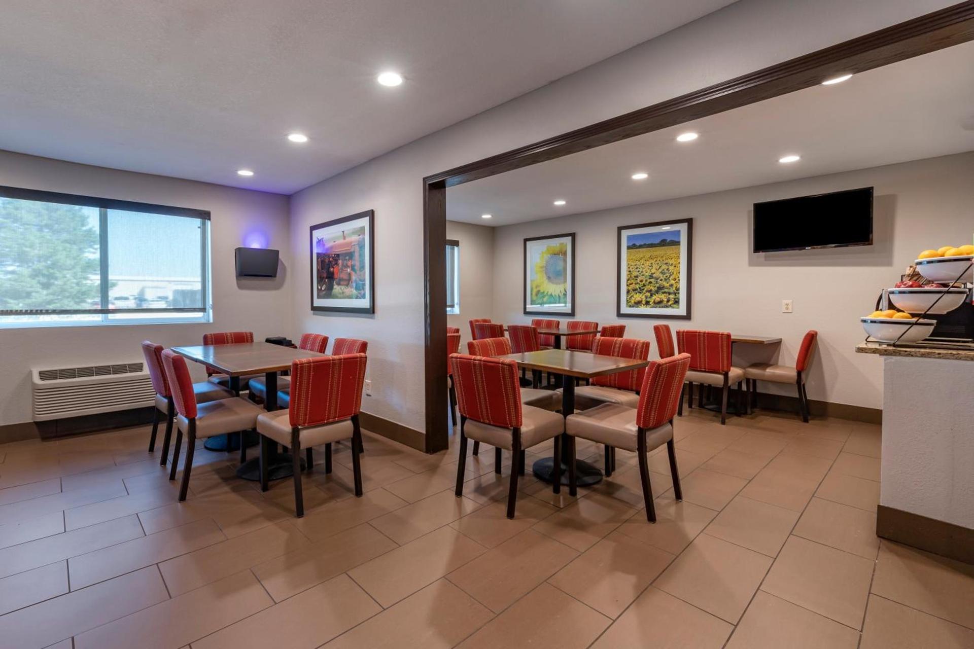 Comfort Inn & Suites Hays I-70 photo 25