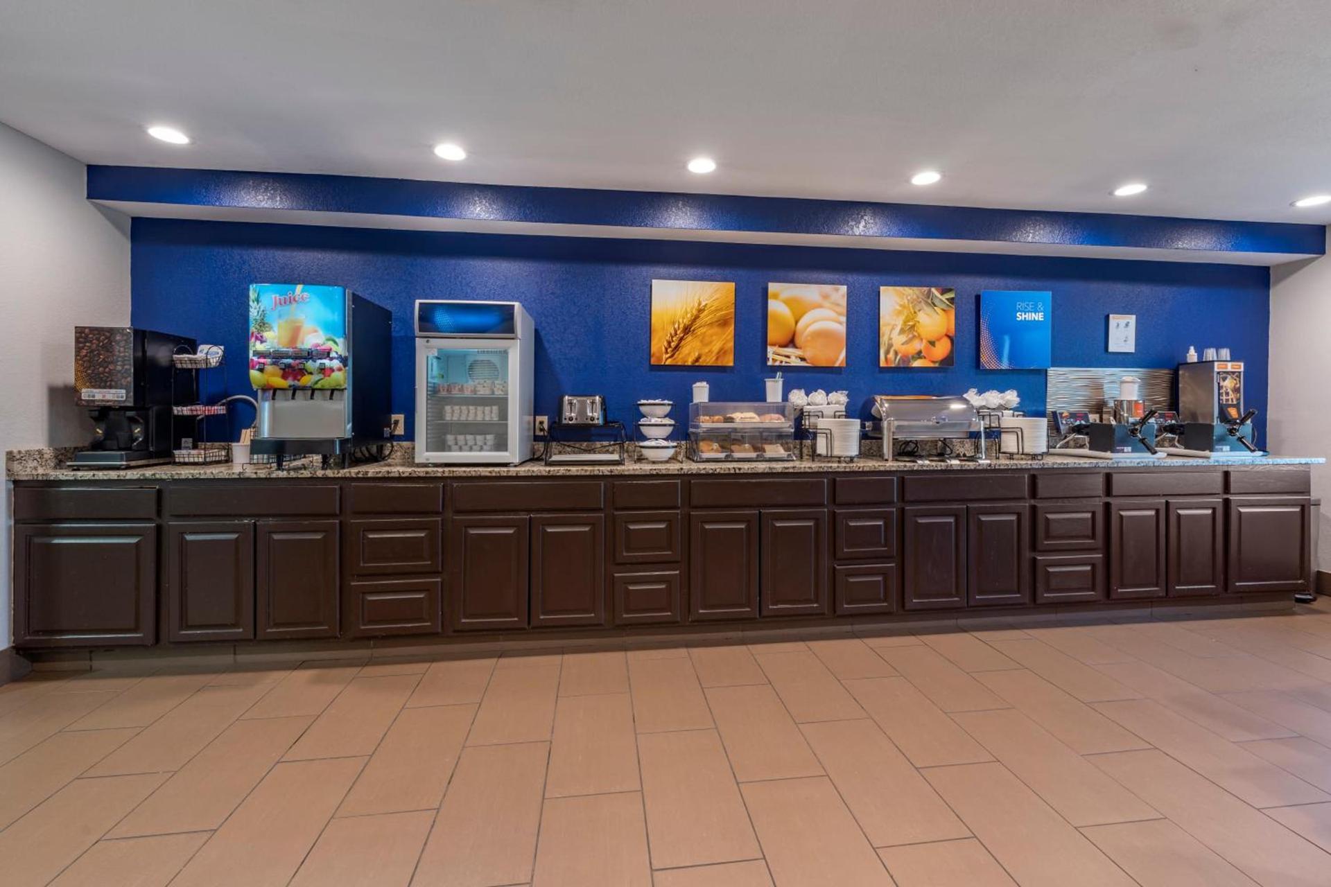 Comfort Inn & Suites Hays I-70 photo 23