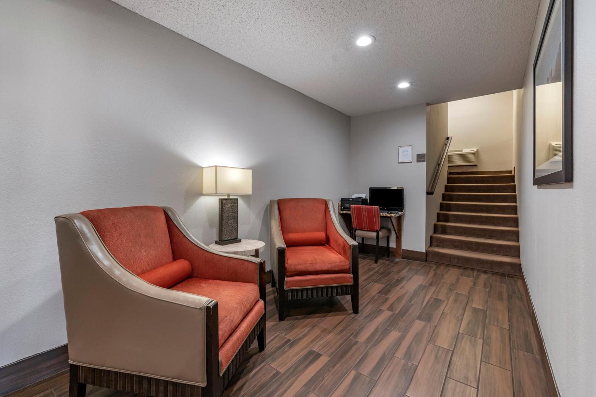 Comfort Inn & Suites Hays I-70 photo 26