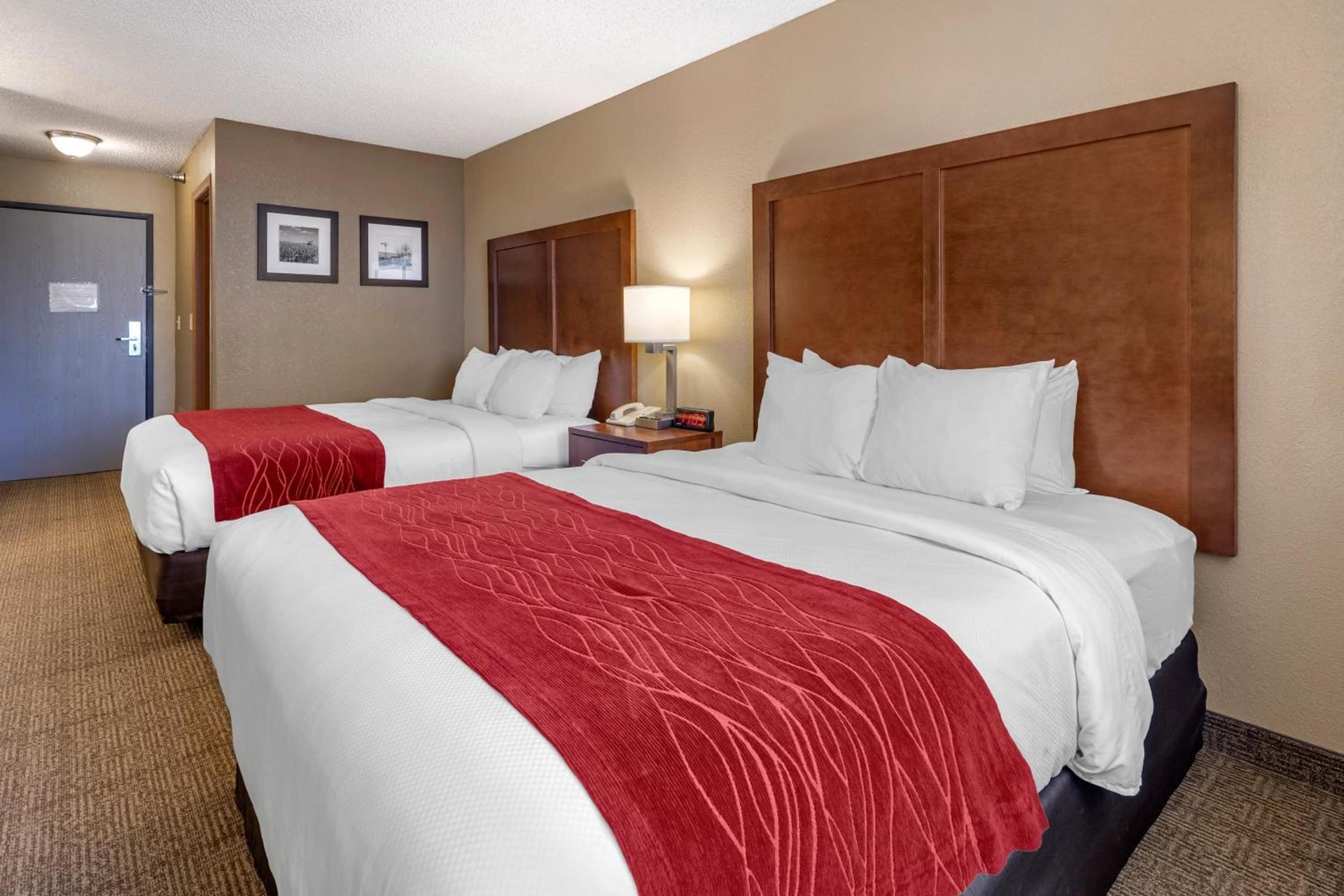 Comfort Inn & Suites Hays I-70 photo 8